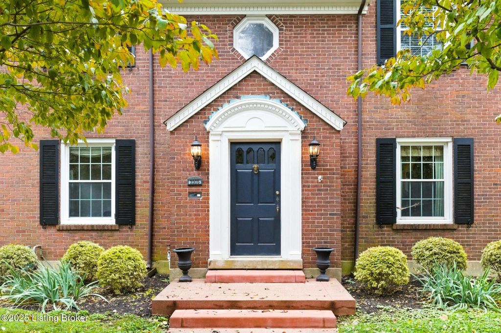 Photo of 3305 Oriole Dr, Audubon Park, KY 40213 (MLS # 1711349)