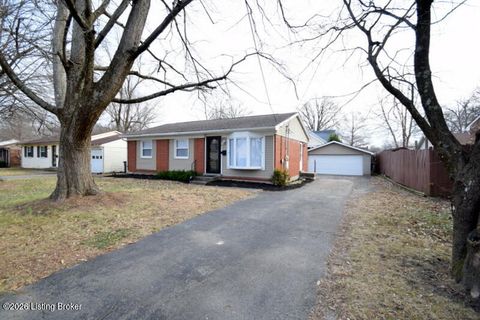 Photo of 6309 Ferncliff Ln, Louisville, KY 40291 (MLS # 1706581)