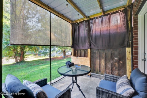 Tiny photo for 339 S Dorsey Ln, Louisville, KY 40223 (MLS # 1725611)