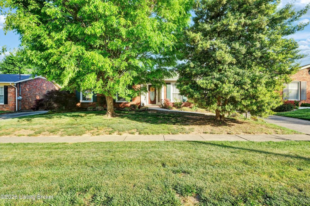 Photo of 3109 Pomeroy Dr, Louisville, KY 40220 (MLS # 1715294)
