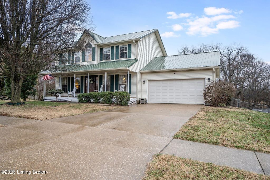 Photo of 1939 Lakewood Dr, Elizabethtown, KY 42701 (MLS # 1706465)