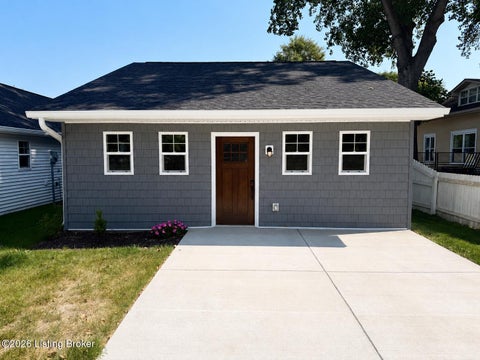 Homes For Rent - 623 1/2 Main St<br/> Clark County, Jeffersonville, IN 47130