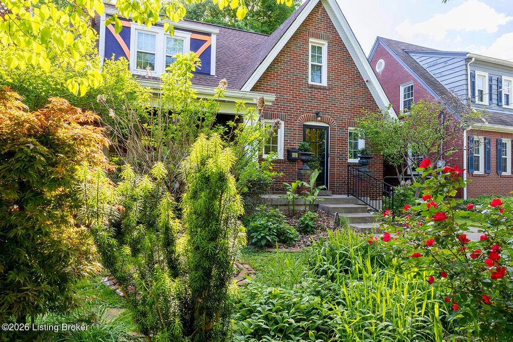 Photo of 358 Hillcrest Ave, Louisville, KY 40206 (MLS # 1716846)