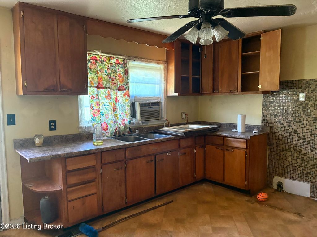 Photo of 2022 Highgrove Rd, Coxs Creek, KY 40013 (MLS # 1715155)