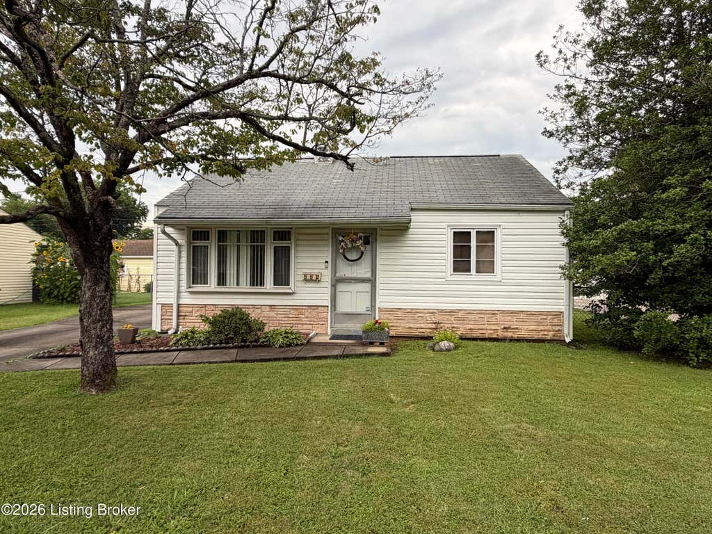 Photo of 224 Derby Ave, Louisville, KY 40218 (MLS # 1726378)