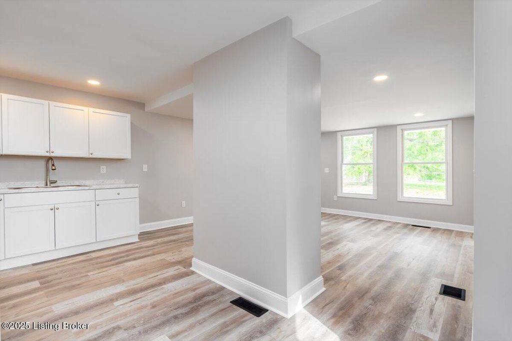 Photo of 2632 Woodland Ave, Louisville, KY 40211 (MLS # 1712460)