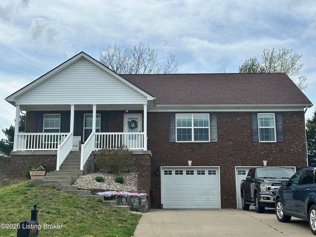 Photo of 135 Mockingbird Dr, Taylorsville, KY 40071 (MLS # 1713276)