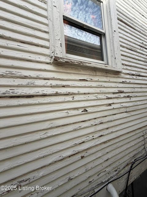 Tiny photo for 121 Boston Ct, Louisville, KY 40212 (MLS # 1704522)