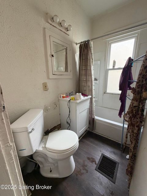 Tiny photo for 121 Boston Ct, Louisville, KY 40212 (MLS # 1704522)