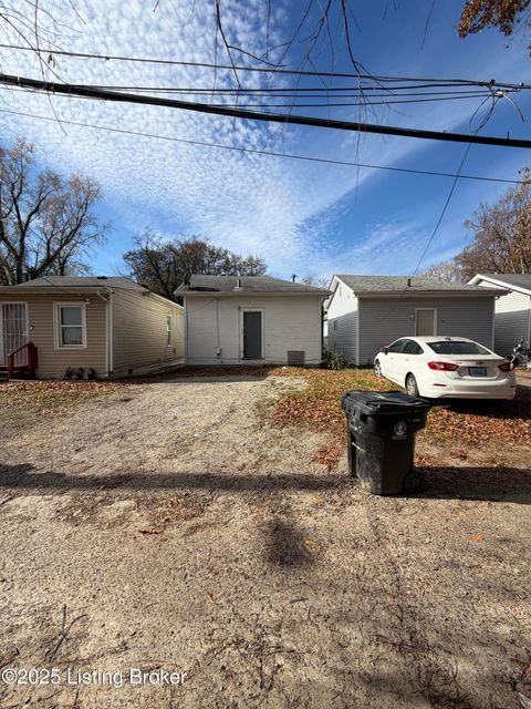 Tiny photo for 121 Boston Ct, Louisville, KY 40212 (MLS # 1704522)