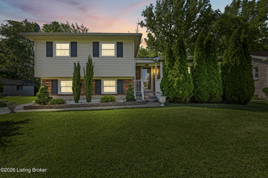 Photo of 7202 Lawnside Dr, Louisville, KY 40214 (MLS # 1731966)