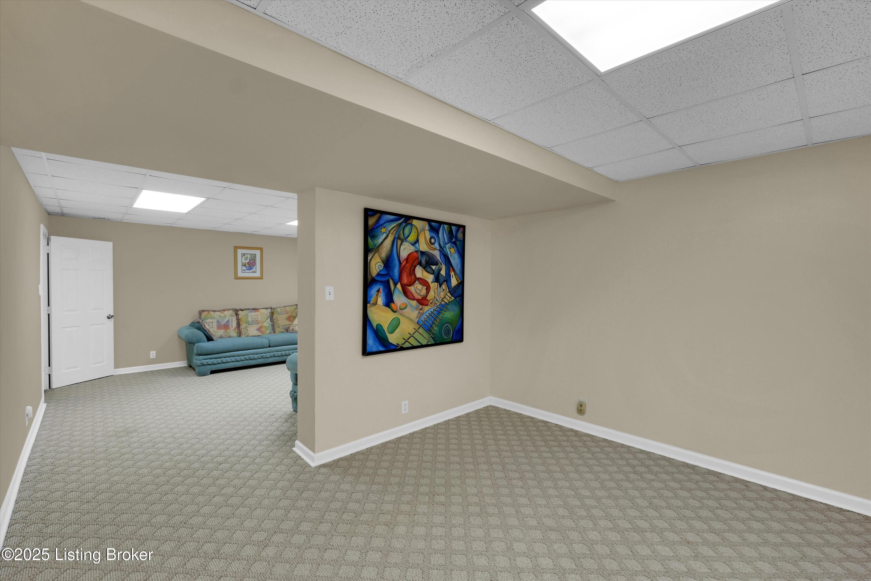 418 Glensford Dr, Louisville, Kentucky image 37