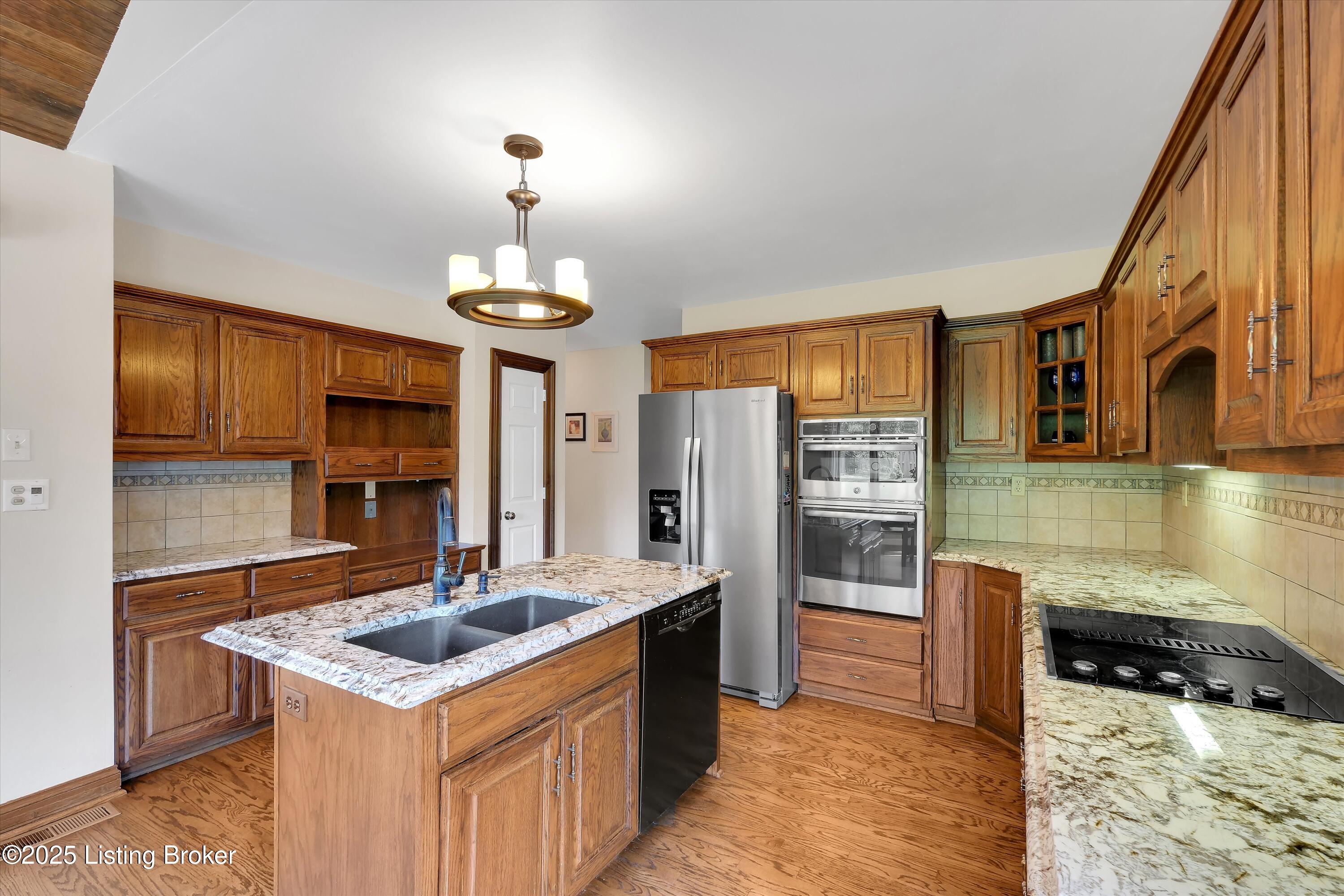 418 Glensford Dr, Louisville, Kentucky image 13
