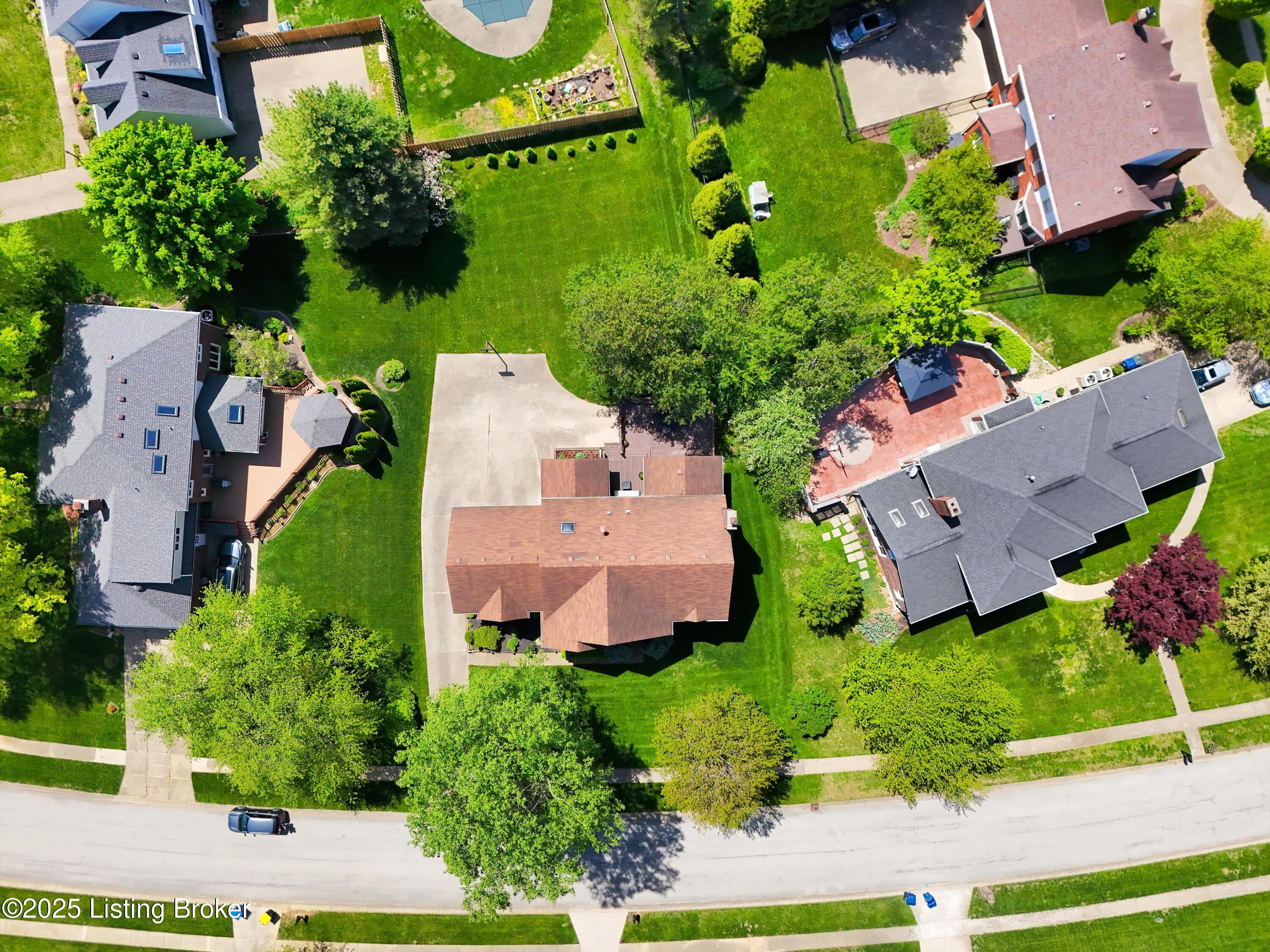 418 Glensford Dr, Louisville, Kentucky image 49