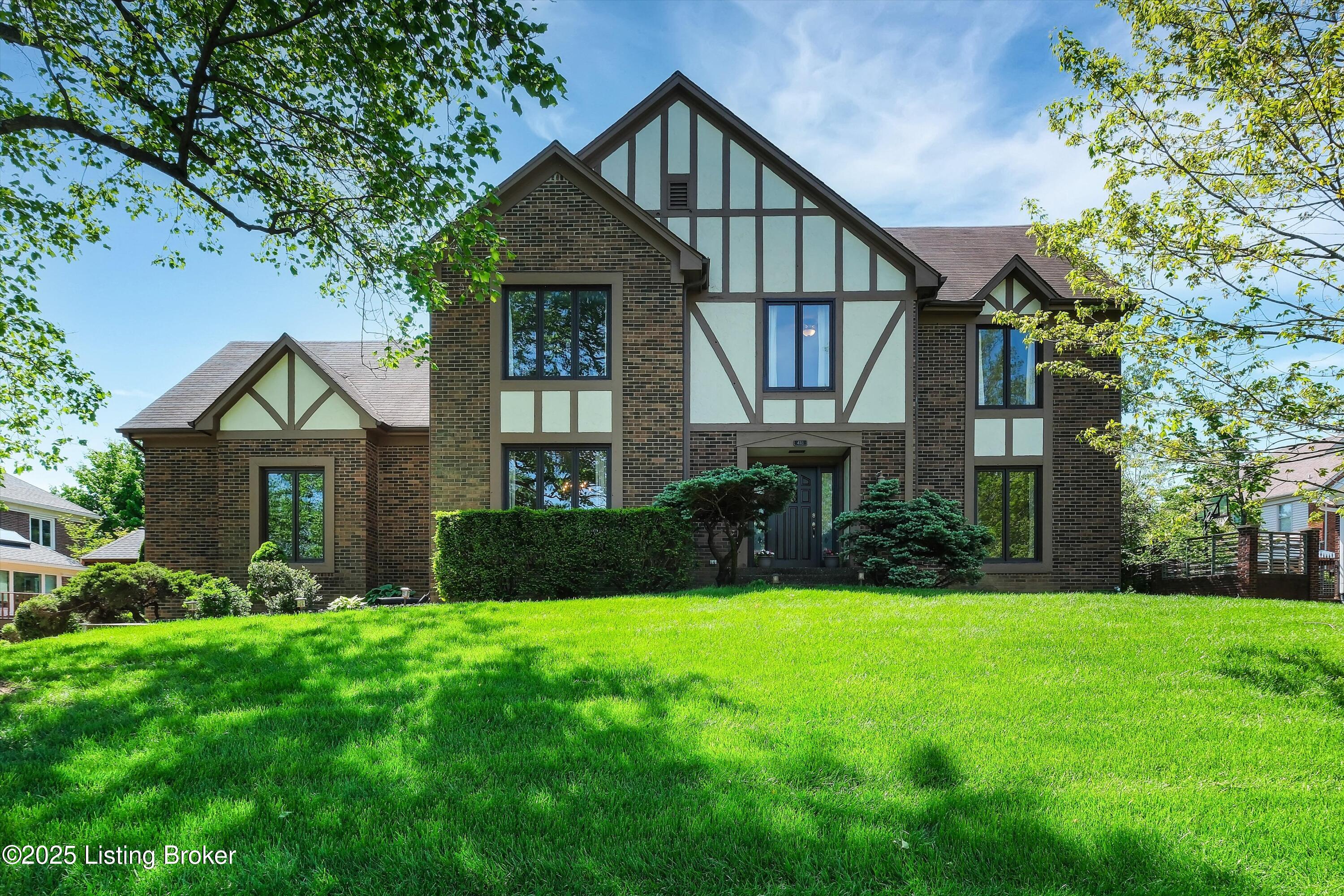 418 Glensford Dr, Louisville, Kentucky image 1
