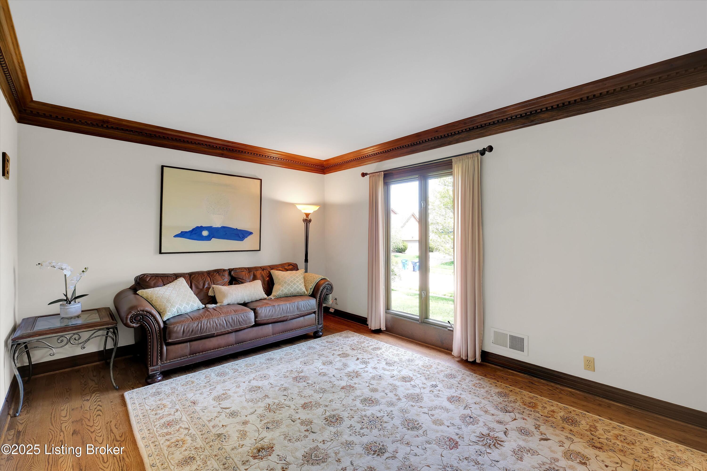418 Glensford Dr, Louisville, Kentucky image 4