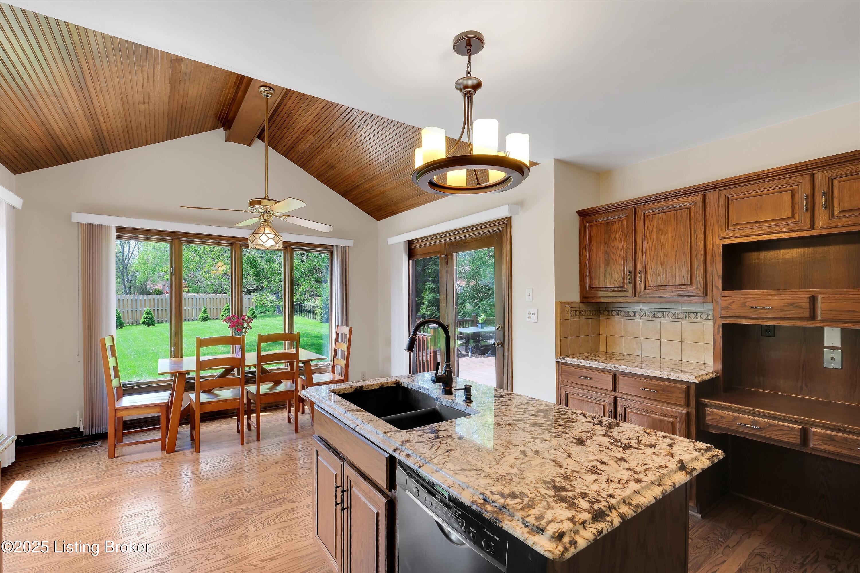 418 Glensford Dr, Louisville, Kentucky image 9