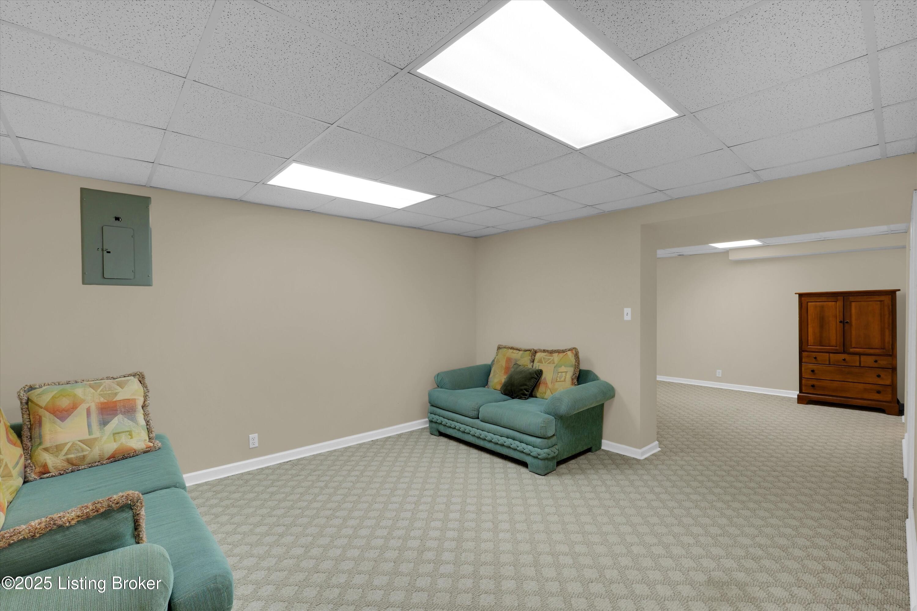 418 Glensford Dr, Louisville, Kentucky image 38