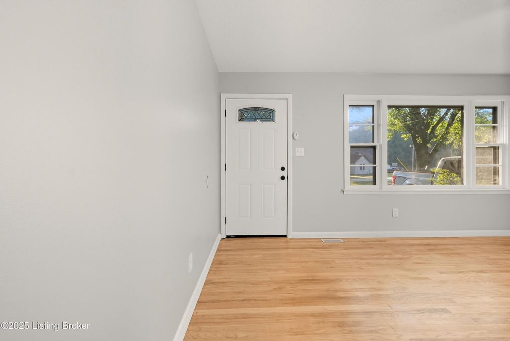 Photo of 11208 Blue Lick Rd, Louisville, KY 40229 (MLS # 1705380)