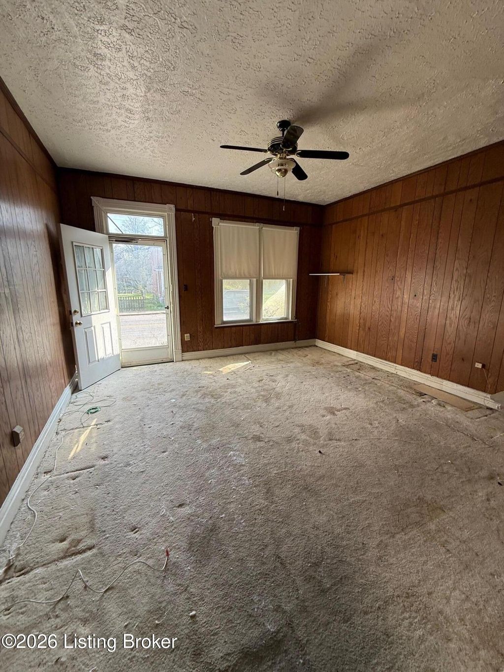 Photo of 1523 W Oak St, Louisville, KY 40210 (MLS # 1713627)