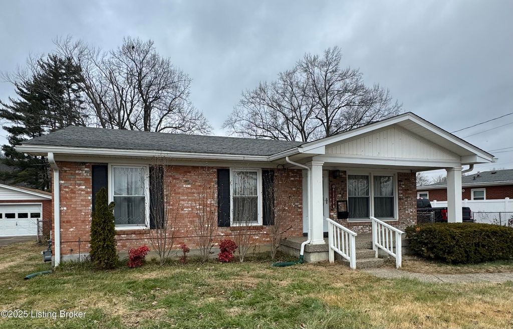 Photo of 8214 Atlanta Pkwy, Louisville, KY 40214 (MLS # 1705698)