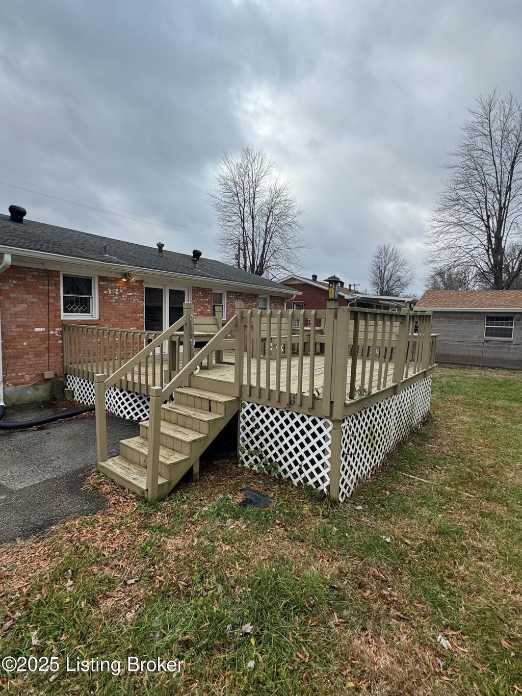 Photo of 8214 Atlanta Pkwy, Louisville, KY 40214 (MLS # 1705698)