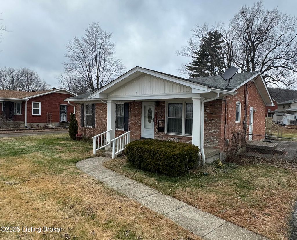 Photo of 8214 Atlanta Pkwy, Louisville, KY 40214 (MLS # 1705698)