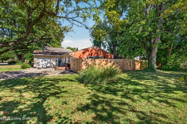 3906 HILLBROOK DR, LOUISVILLE, KY 40220 - Image 23b22ce4d3a258541e1aca6c8fd32e8d/852377829
