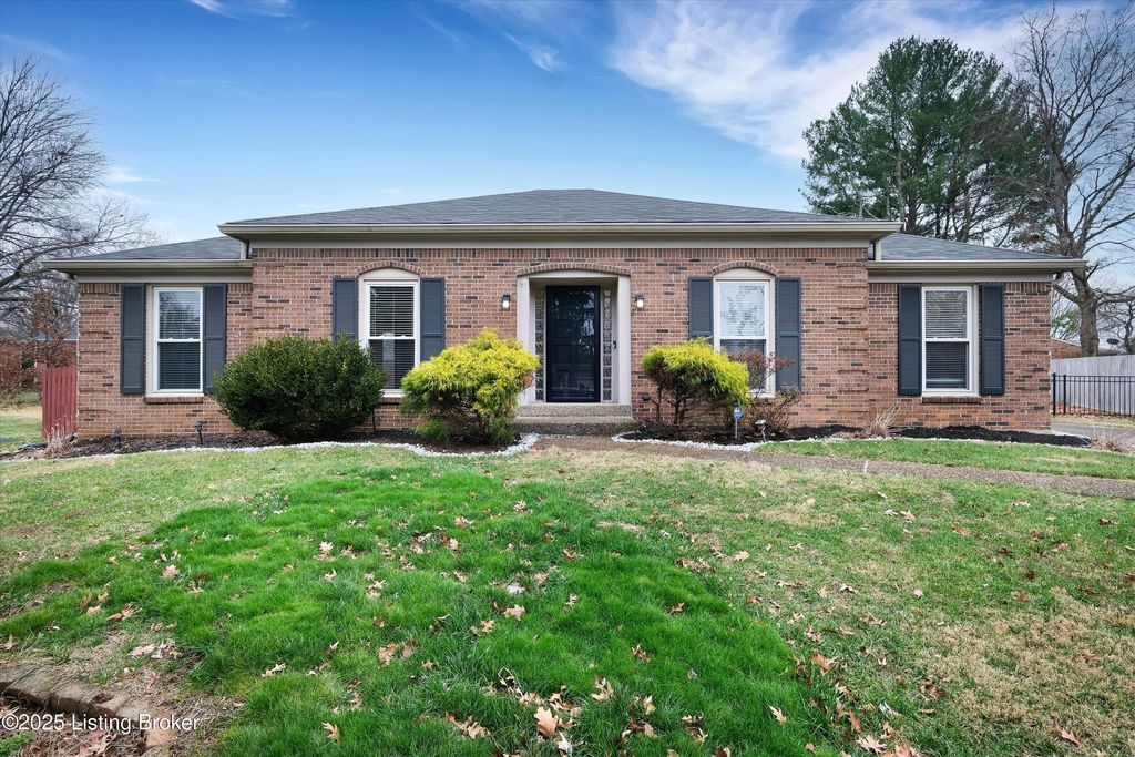 Photo of 603 Armadale Pl, Louisville, KY 40243 (MLS # 1705850)