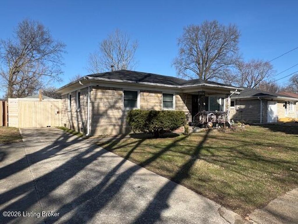 Photo of 2109 Farnsley Rd, Louisville, KY 40216 (MLS # 1709535)