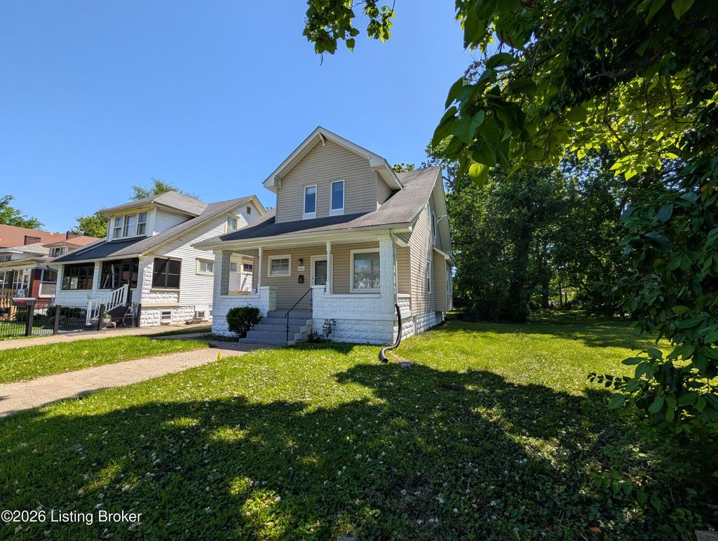 Photo of 651 Louis Coleman Junior Dr, Louisville, KY 40211 (MLS # 1716825)