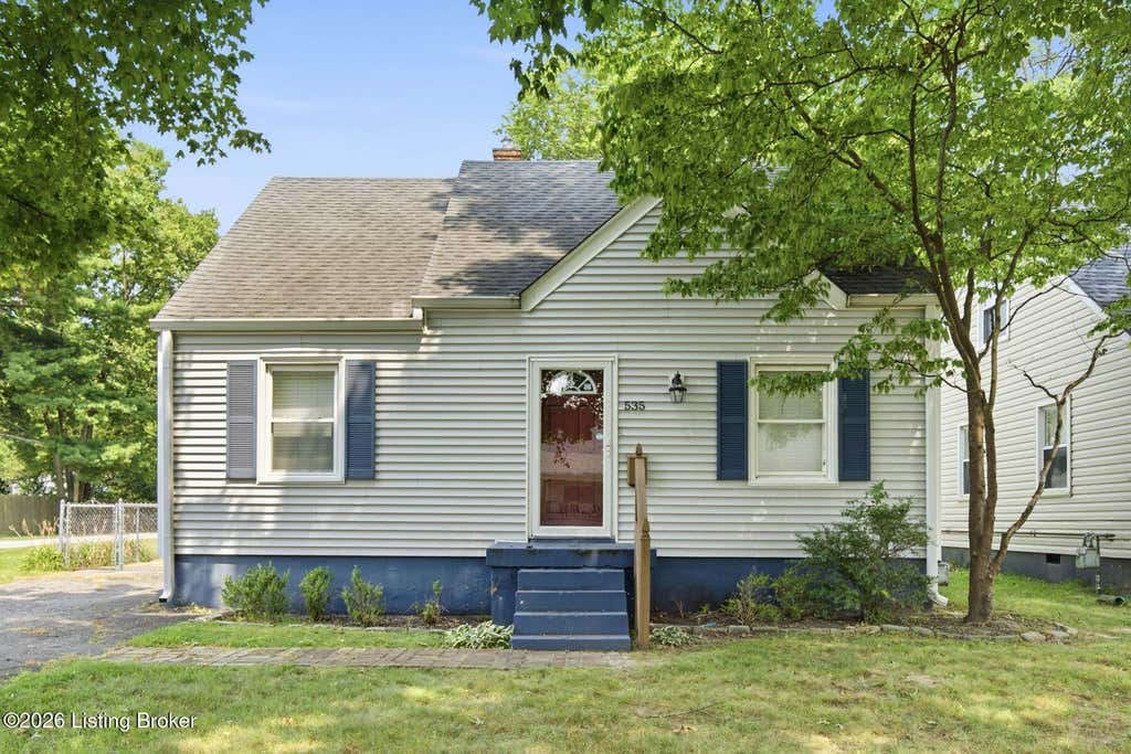 Photo of 535 Harris Pl, Louisville, KY 40222 (MLS # 1726340)