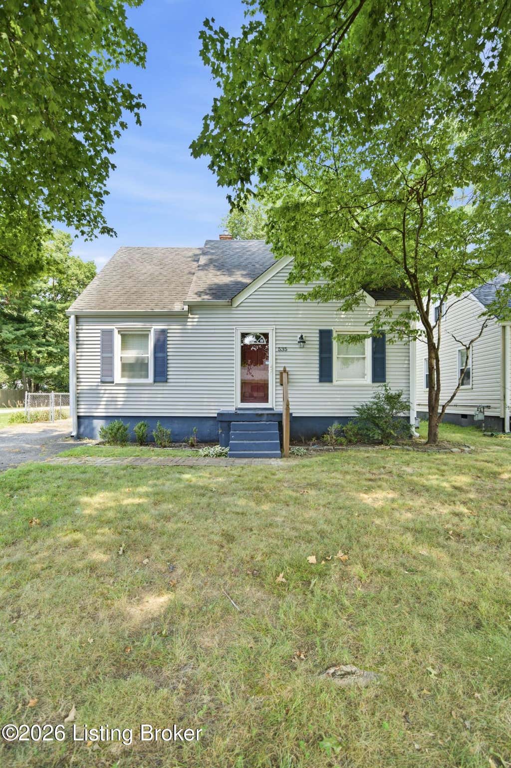 Photo of 535 Harris Pl, Louisville, KY 40222 (MLS # 1726340)