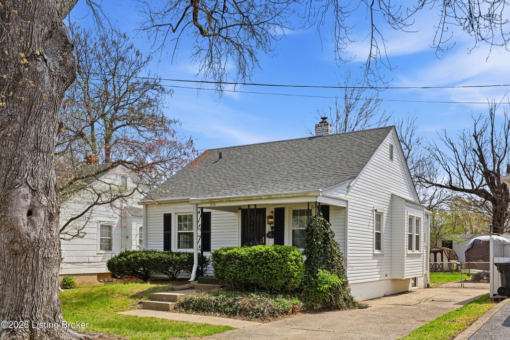 Photo of 1054 Oakwood Ave, Louisville, KY 40215 (MLS # 1713352)