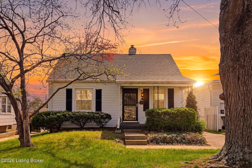 Photo of 1054 Oakwood Ave, Louisville, KY 40215 (MLS # 1713352)