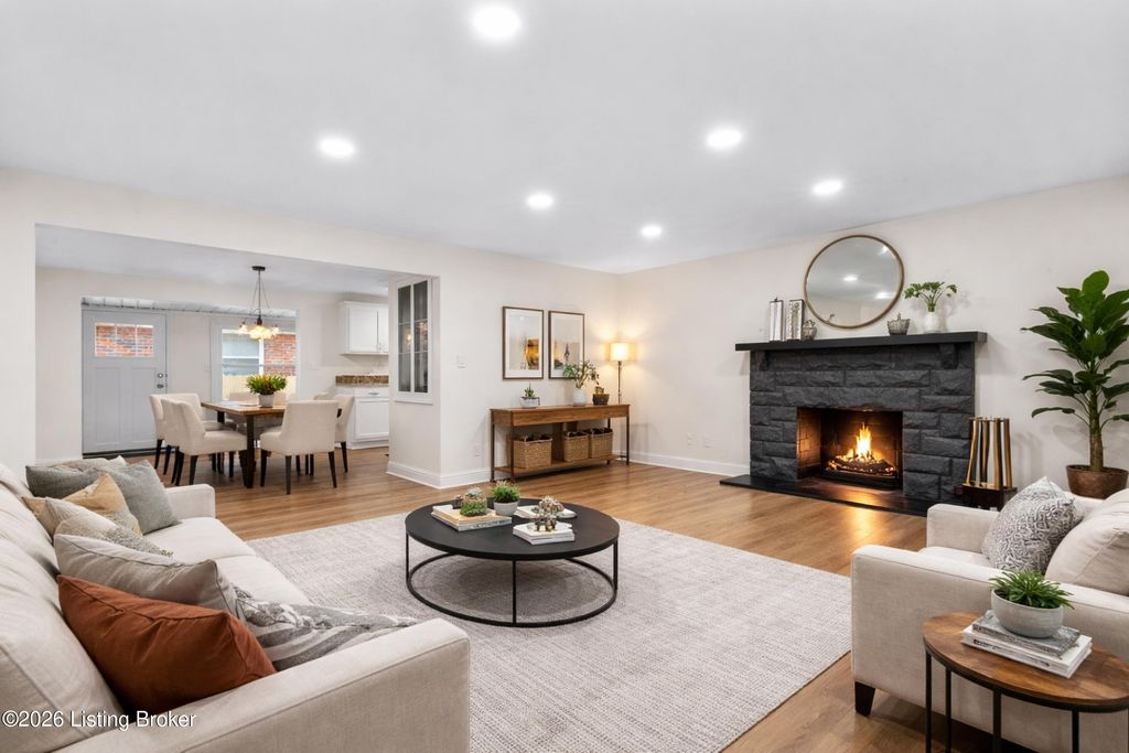 Photo of 4312 Mae Ave, Louisville, KY 40216 (MLS # 1713935)