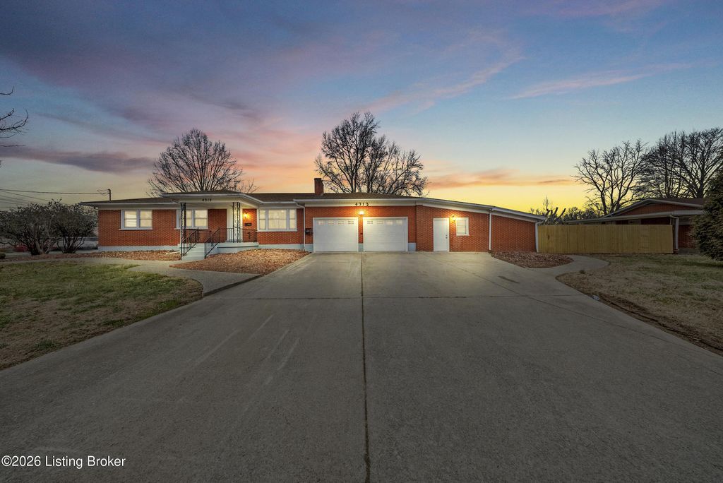 Photo of 4312 Mae Ave, Louisville, KY 40216 (MLS # 1713935)