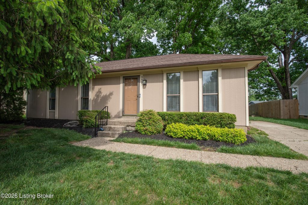 Photo of 3407 La Follette Dr, Louisville, KY 40299 (MLS # 1715842)