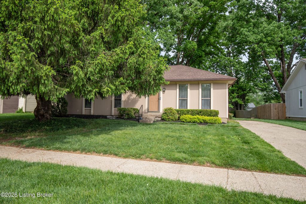 Photo of 3407 La Follette Dr, Louisville, KY 40299 (MLS # 1715842)
