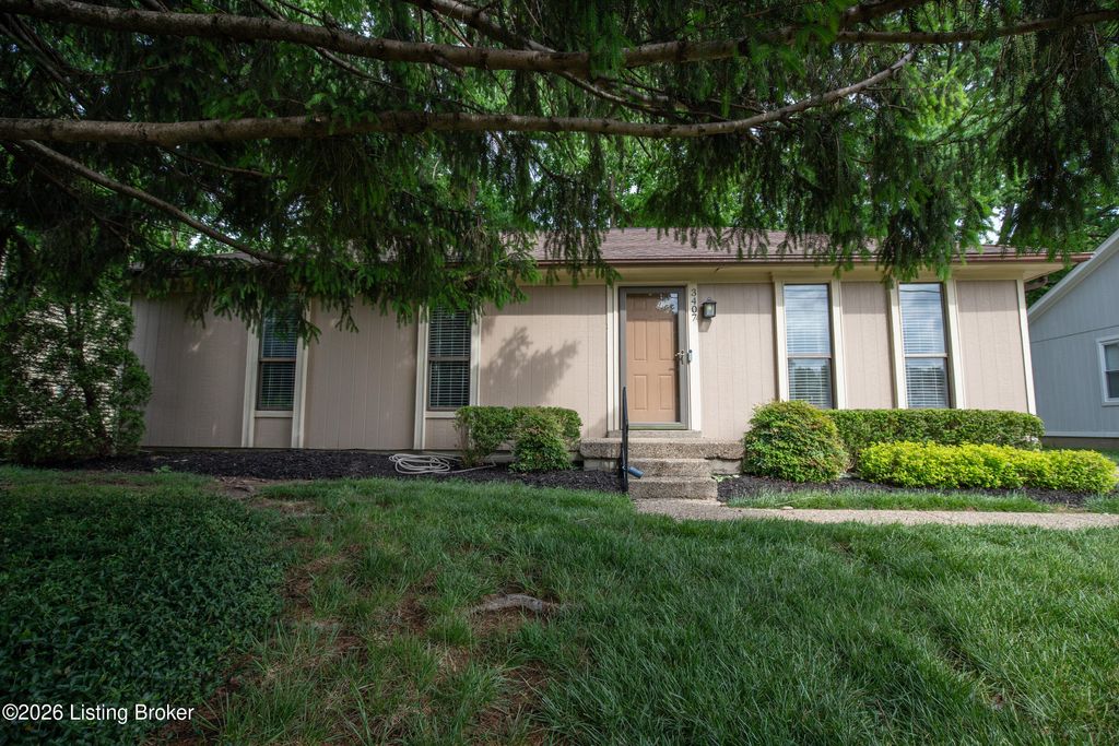 Photo of 3407 La Follette Dr, Louisville, KY 40299 (MLS # 1715842)