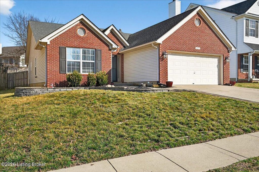 Photo of 15711 Beckley Hills Dr, Louisville, KY 40245 (MLS # 1711236)