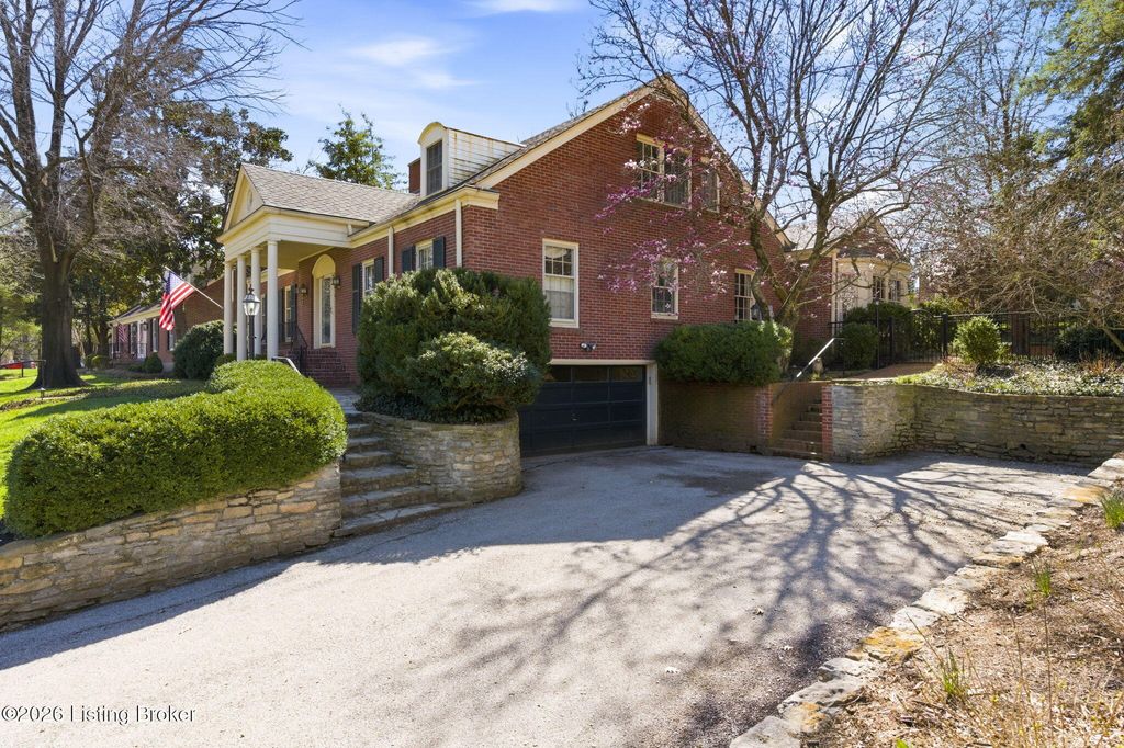 Photo of 504 Country Ln, Louisville, KY 40207 (MLS # 1711265)