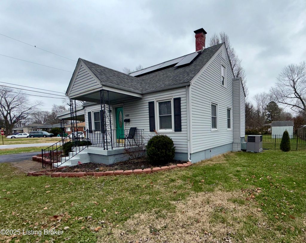 Photo of 4201 Savage Dr, Louisville, KY 40216 (MLS # 1705775)