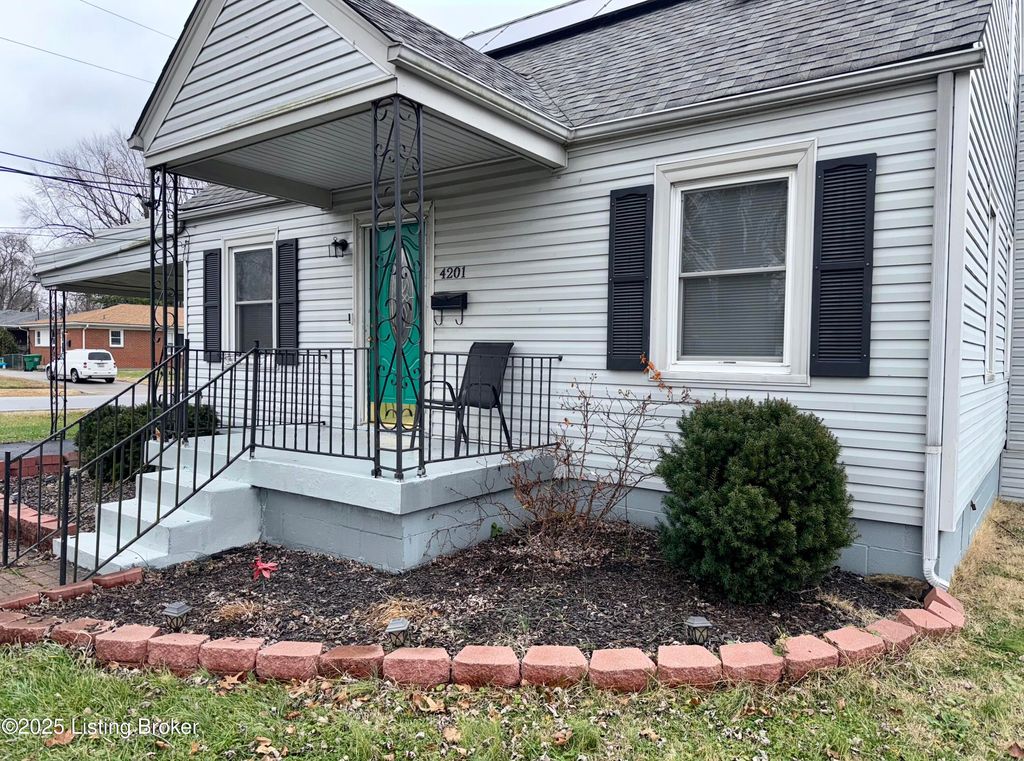 Photo of 4201 Savage Dr, Louisville, KY 40216 (MLS # 1705775)