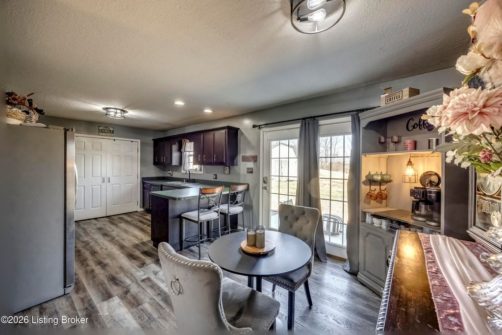 Photo of 112 Sapphire Ct, Bardstown, KY 40004 (MLS # 1708173)