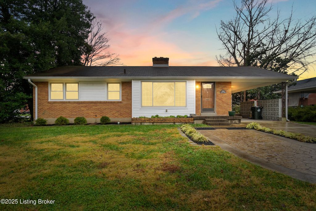 Photo of 3535 Plymouth Rd, Louisville, KY 40207 (MLS # 1704128)