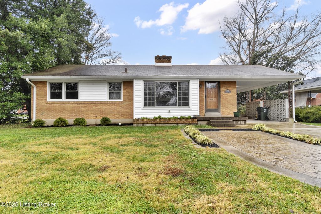 Photo of 3535 Plymouth Rd, Louisville, KY 40207 (MLS # 1704128)