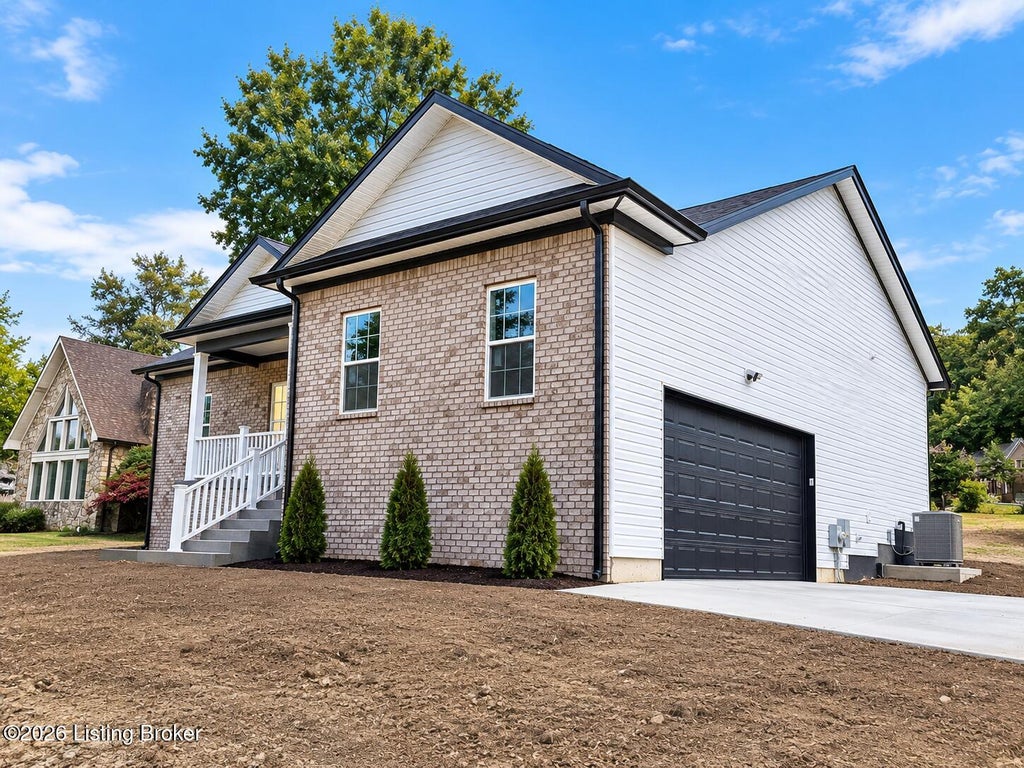 Photo of 1206 Palatka Rd, Louisville, KY 40214 (MLS # 1730785)