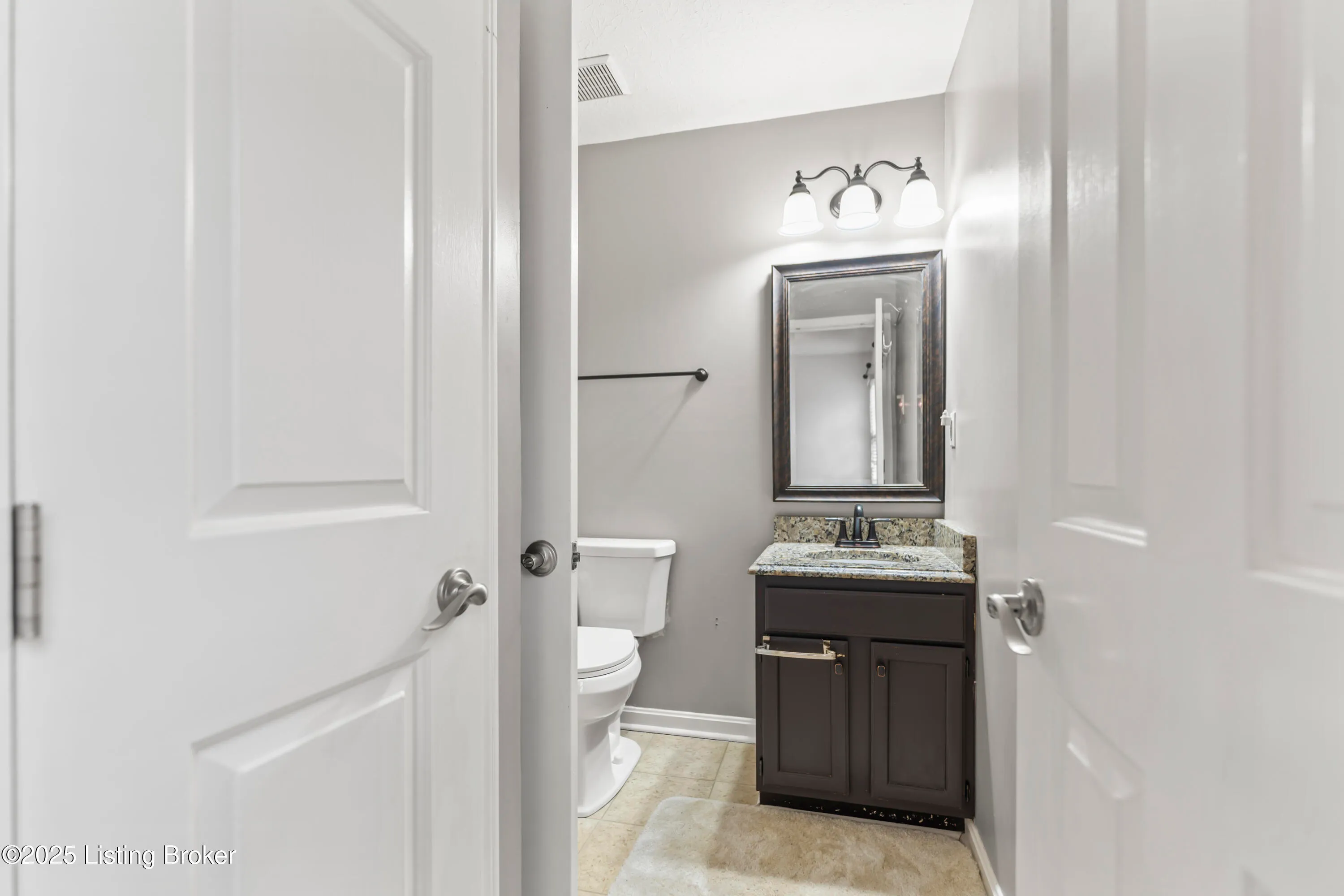 Louisville, Kentucky 40222, United States, 3 Bedrooms Bedrooms, ,2 BathroomsBathrooms,Residential,Active,6863