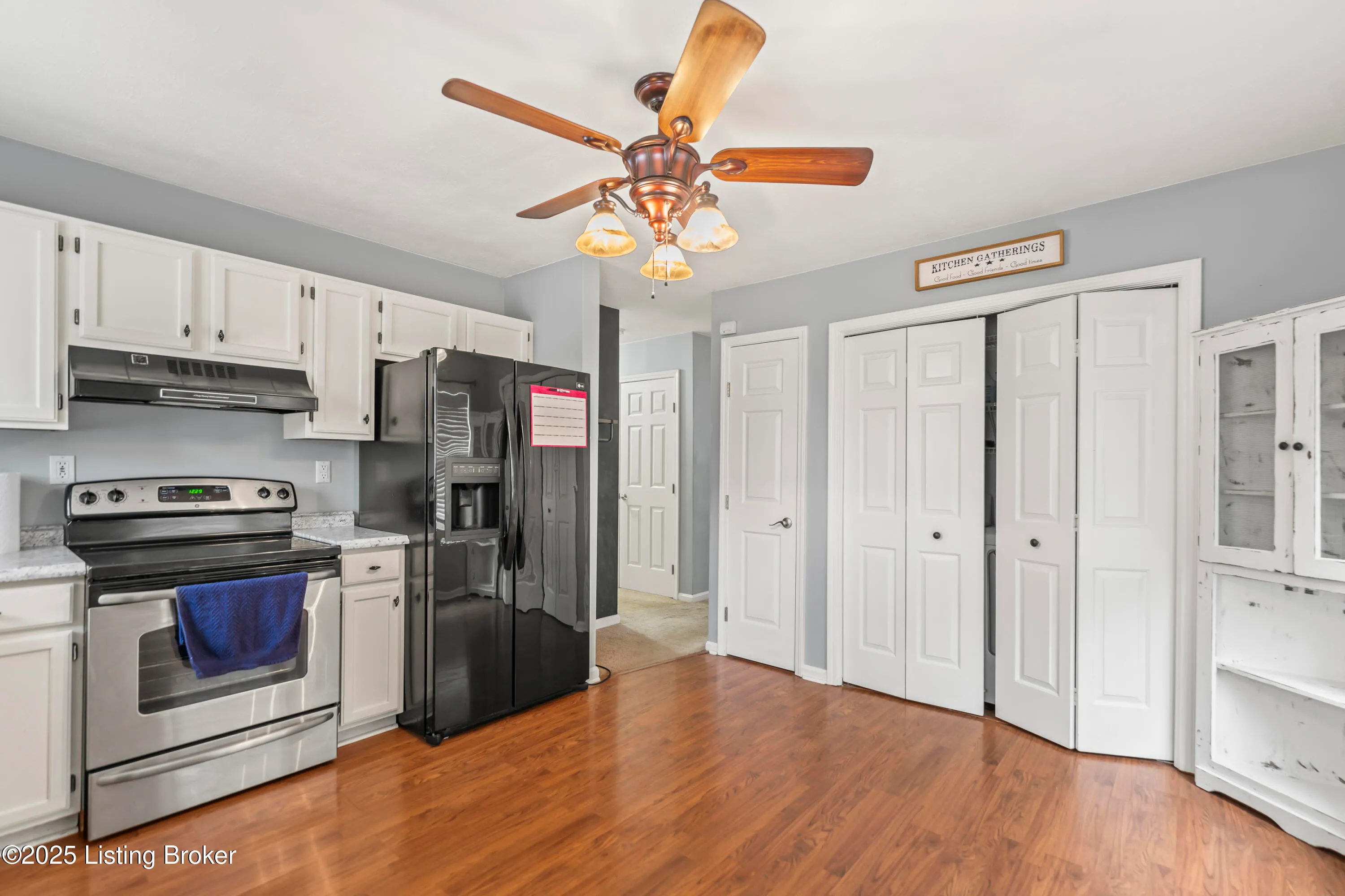 Louisville, Kentucky 40222, United States, 3 Bedrooms Bedrooms, ,2 BathroomsBathrooms,Residential,Active,6863